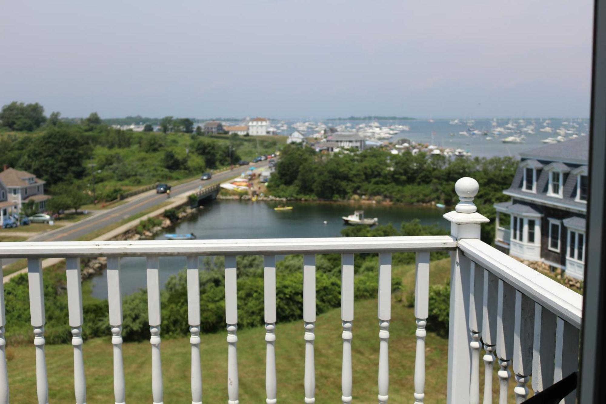 Payne'S Harbor View Inn Нью-Шорхэм Экстерьер фото